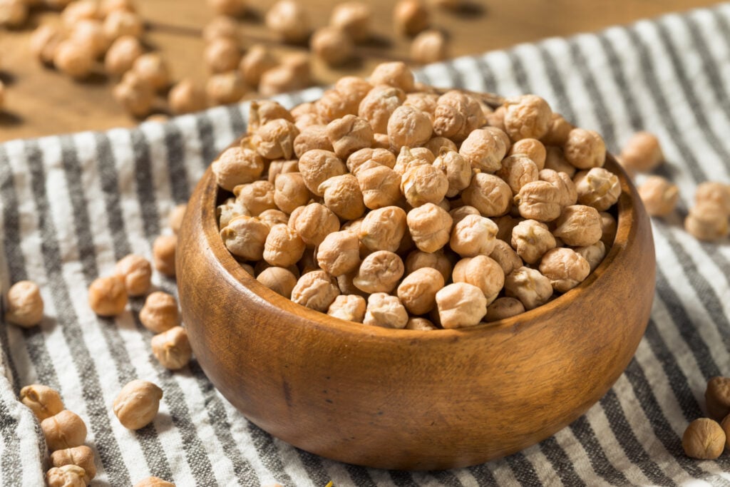 Beneficiile Năutului: Super-Alimentul Bogat în Proteine și Fibre
