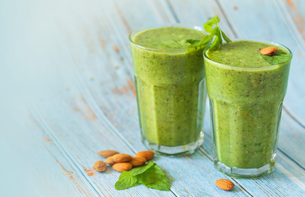 REȚETA SĂNĂTOASĂ Combinații de gustări prietenoase cu silueta