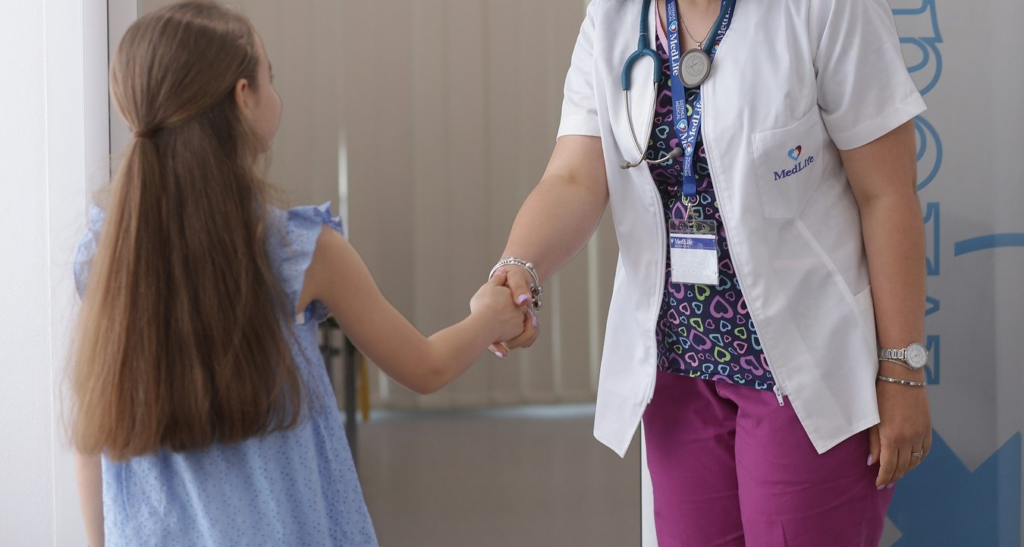 De ce antibioticele NU sunt necesare în virozele copiilor. Explicațiile unui medic pediatru